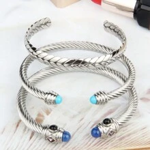 3 pièces Set de bijoux plaqué or 18 carats comprenant un pendentif, un bracelet et un jonc. Design vintage de fleurs de prunier et de perles. Convient pour les femmes.
