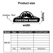 1 pieza Guantes de boxeo de pared de arte metálico personalizados y logotipo con nombre de boxeador personalizado, decoración del hogar, decoración de la sala de gimnasio para Navidad, cumpleaños - Estilo rústico, patio, porche, decoración de pared con bandera a cuadros de carreras - Exquisito, de moda, regalos de Navidad únicos - El regalo ideal para fans de boxeo a medida para darle a él/ella, novio, novia