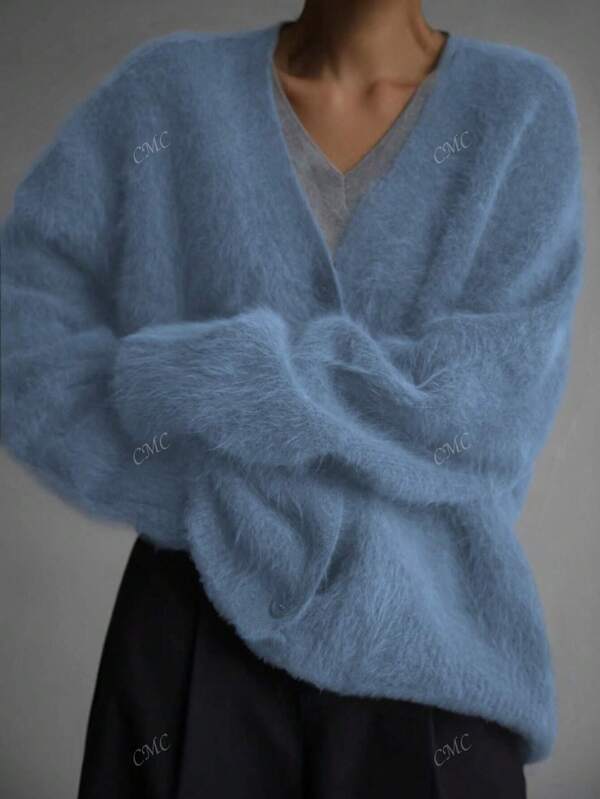 Cardigan décontracté à manches longues et encolure dégagée, à simple boutonnage, de couleur unie pour femmes CMC. Élégant et gracieux pull en fausse fourrure de vison, bleu clair