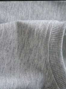 Kleine Jungen Sweatshirt mit Halsdruck für Kinder im Herbst und Winter