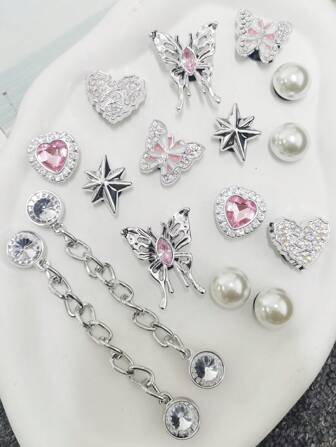 16个可爱蝴蝶鞋夹，ABS粉色扣环装饰，DIY银色饰品配件，适用于木屐、凉鞋、人字拖、沙滩包，适合作为圣诞节、万圣节、生日派对礼物（不含鞋子）