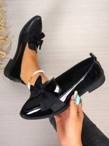 Giày lười nơ trang trí thường ngày cho nữ. Giày đế bằng, ngoài trời, nhẹ, thời trang, thoải mái, mũi nhọn và vuông, phù hợp cho hàng ngày, văn phòng và công sở, màu đen - màu đen - Xem 1