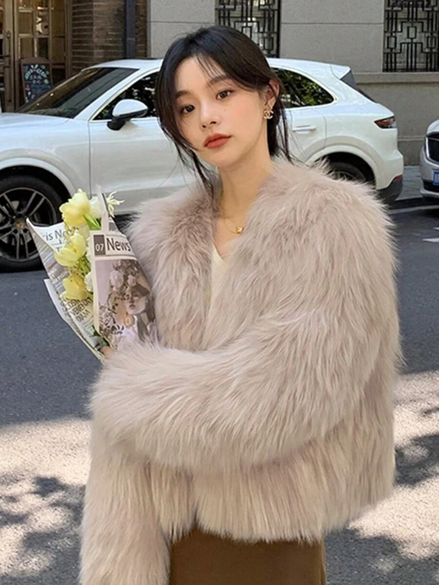女款蓬松狐狸皮大衣，冬季新款设计 - 杏色 - 查看 1