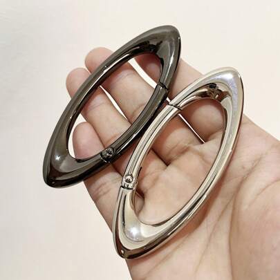 1pc Oval-Shaped Carabiner Key Chain, Zinc Alloy Heavy Duty Key Clip Holder, Casual Outdoor Climbing Hook Pendant Gift Souvenir Car Accessories Bag Charm School Cute Goth Y2k