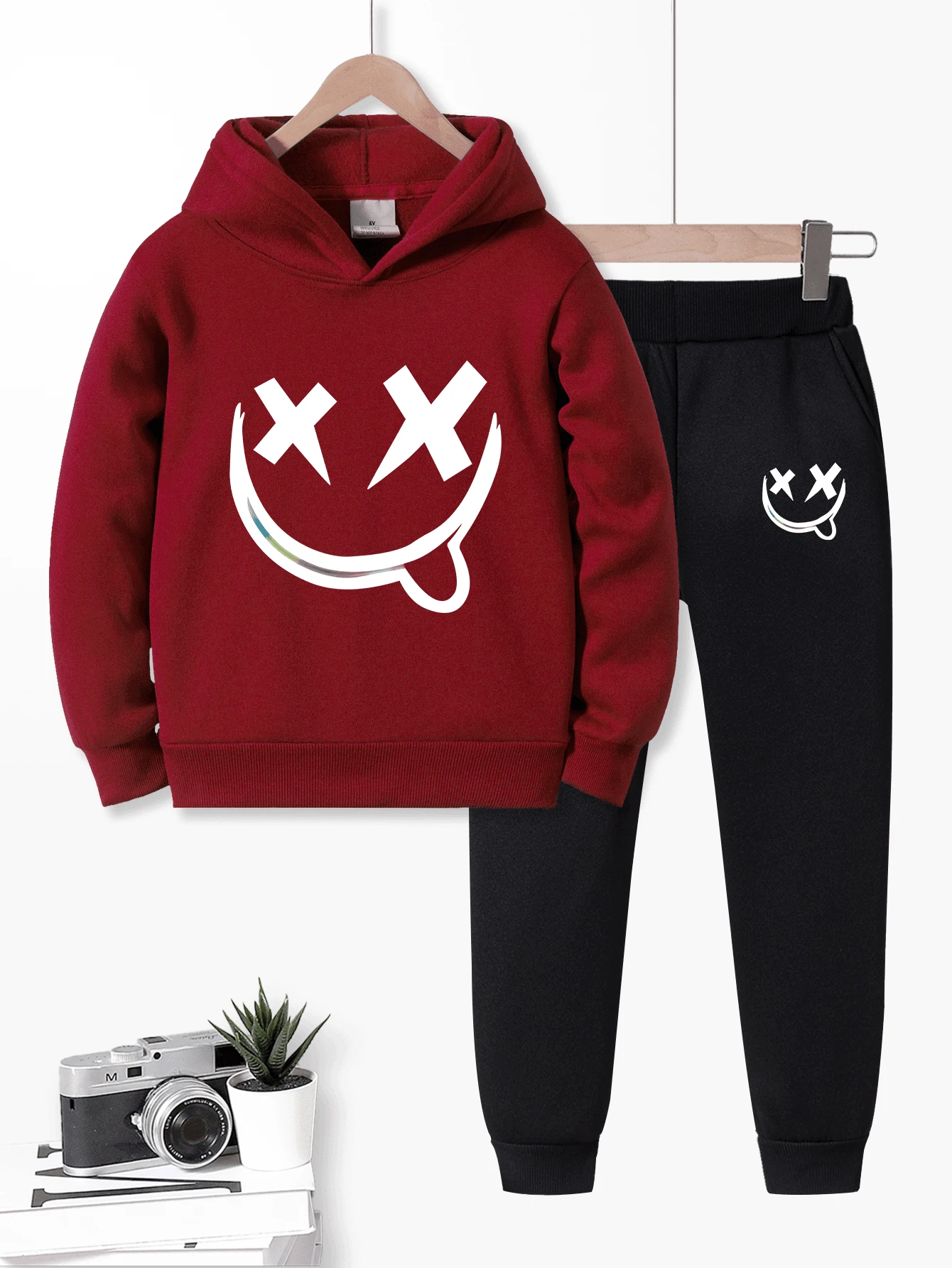 2pcs/Set Young Boys Smiling Face Print Fleece Hoodie & Sweatpants - Burgundy - View 1