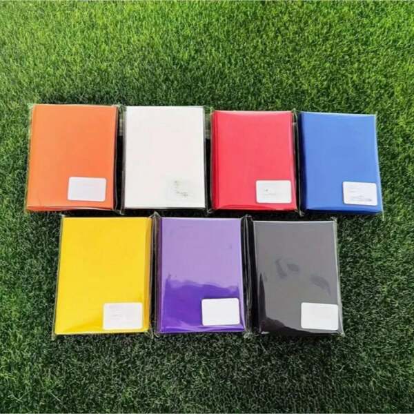 50 pezzi di buste protettive premium opache per carte da gioco, dimensione 66x91mm, protettore in plastica durevole per Giochi di Carte Collezionabili come Pokemon TCG, Magic: The Gathering e altro - Accessori creativi per giochi