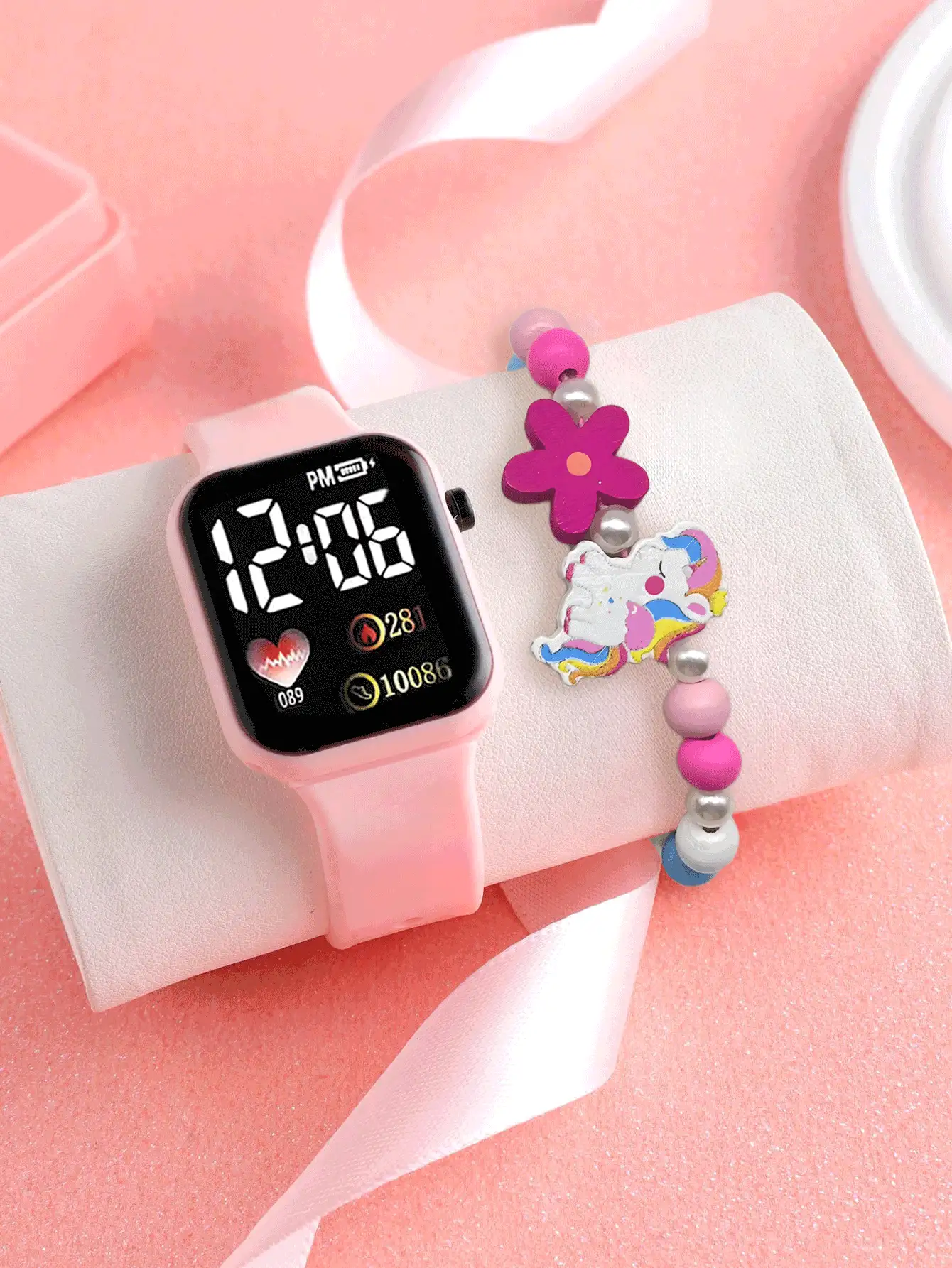 A Children's Electronic Watch+A Bead Flower Bracelet
