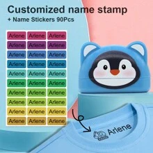 1个定制姓名印章 - 可爱耐用的熊猫设计，防水持久，非常适合在衣服和配饰上做标记，易于使用和维护，高品质墨水确保清晰印记，非常适合家居收纳和个人使用，既有趣又实用，为您的物品增添独特魅力，多种卡通图案可供选择。 - 藍色 - 查看 8