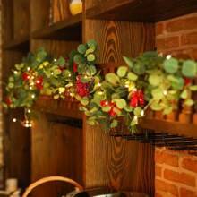 1 vòng hoa Giáng sinh nhân tạo - Cây thông & cây bách chân thực với lá khuynh diệp và quả mọng đỏ, hoàn hảo cho trang trí ngày lễ trong nhà/ngoài trời, trang trí Giáng sinh - Nhiều màu - Xem 7