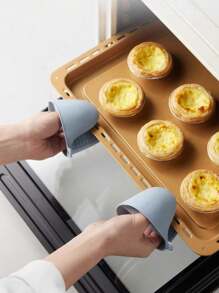 2 Pieces Of Silicone Heat-Insulated Hand Clips, Oven And Microwave Anti-Scald And Anti-Slip, High Temperature Resistant Gloves, Kitchen Silicone Hand Clips - Microwave Oven Gloves - Prevent Burns Silicone Gloves - Perfect For Baking And Grilling - Multicolor - View 3