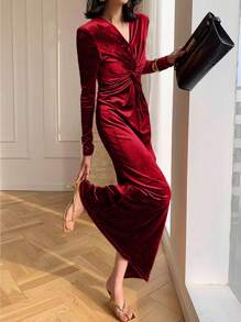 Long Sleeve V-Neck Velour Twist Front Sheath Dress - Burgundy - View 5