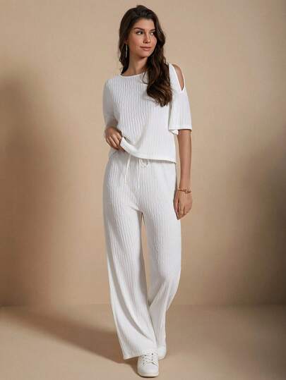 Set de 2 piezas: Camiseta casual de cuello redondo con los hombros descubiertos con textura y pantalones anchos de pierna ancha con nudo