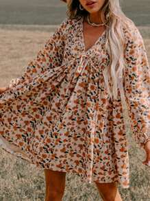 CILKOO 米色花卉深 V 领褶饰胸围泡泡袖荷叶边娃娃装度假连衣裙，带口袋 - 米色 - 查看 4