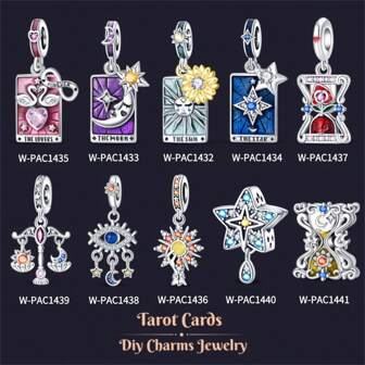 1 件银色塔罗牌吊坠，带有太阳、月亮和星星，非常适合 DIY 手链或项链首饰制作，可作为生日或节日礼物赠送。