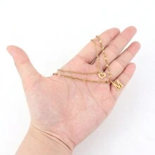 2 件/套 新款时尚首字母镂空心形吊坠 金色不锈钢唇链多层项链 女士