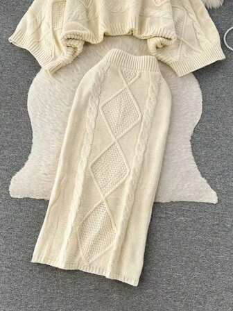 两件套女士时尚休闲蝙蝠袖毛衣和修身半裙套装，优雅女士秋冬装