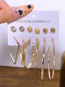 6 paires de boucles d'oreilles à tige avec exagération de la forme Tour Eiffel et du cœur. Coffrets cadeaux pour la Saint-Valentin, la mère, la fête des mères