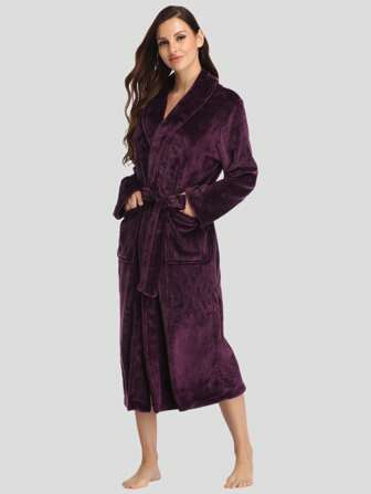 1件女士简约纯色加厚法兰绒宽松睡袍，保暖舒适灰色翻领家居服，适合秋冬季节穿着，舒适保暖，蓬松柔软。