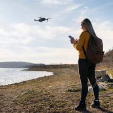 Dron RC Profesional Plegable con Cámara HD control Remoto con Base para Celular y Estuche de Viaje, contiene refacciones - Gris - Ver 7