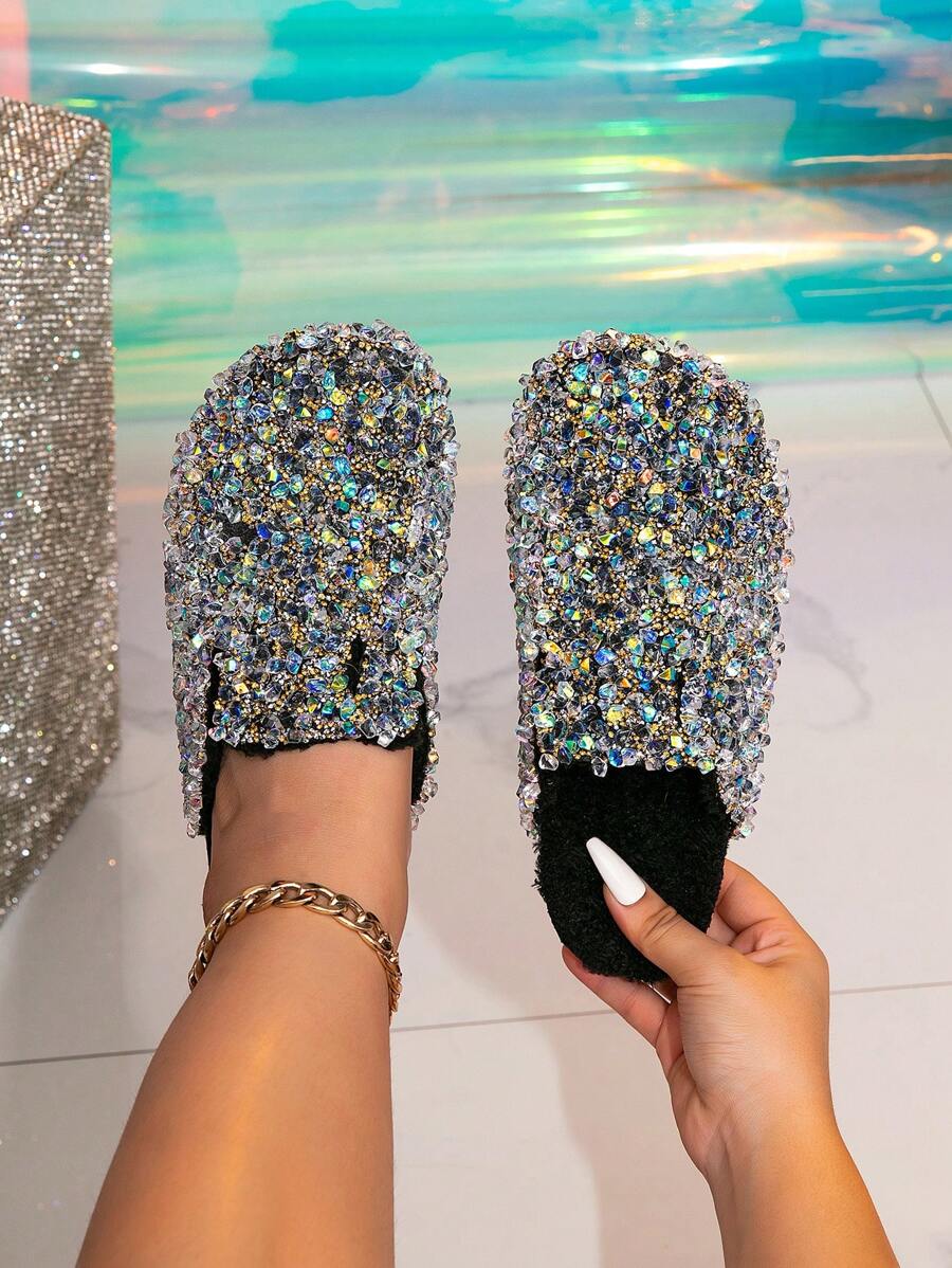 ROULVXIANG Outono/Inverno Novas sandálias femininas slip-on, mais vendidas, casuais, para casa/praia, com strass e glitter, sapatos baixos femininos à prova d'água e com sola grossa - Preto - Ver 1