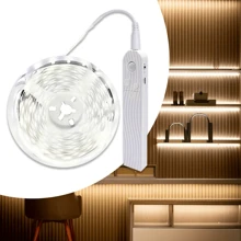 1 pezzo di luce a striscia LED flessibile con sensore di movimento intelligente, alimentata a batteria o tramite USB, con luce bianca calda/bianca fredda opzionale, adatta per scale, ingressi, armadi, sale studio, camere da letto (batterie non incluse).