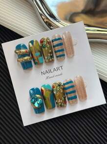 Móng tay ép vuông (hoàn toàn thủ công), Thiết kế kết hợp bột gương ma thuật vàng 3D và kim tuyến hồng xanh đỏ vàng pha lê đá quý, Trọng lượng nhẹ, Đầu móng tay vừa vặn hoàn hảo, Móng tay giả dạng gel mềm thời trang, Móng tay giả acrylic tự nhiên có thể tái sử dụng, Móng tay dán, Phủ toàn bộ móng tay giả bóng, Bộ móng tay giả acrylic, Thích hợp làm quà tặng cho phụ nữ và trẻ em gái, Trang phục hàng ngày, Bộ 10 móng tay - Nhiều màu - Xem 5