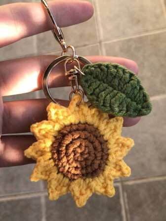1PC/2PCS/5PCS Crochet Sunflower Keychain Cute Key Ring Purse Bag Backpack Car Charm Earbud Case Accessory Women Girls Gift. Creative Keychain, Backpack Pendant, Bag Charms, Birthday Gifts, Party Favors,Crochet Sunflower Keychain Cute Keychain Wallet Backpack Car Ornament Earplug Box Accessories Women Girl Gift. Creative Keychain, Backpack Pendant, Bag Ornament, Birthday Gift, Party Gift