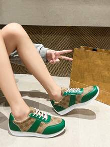 女士透气经典潮流休闲运动鞋，橡胶外底防滑不留痕，时尚复古运动鞋