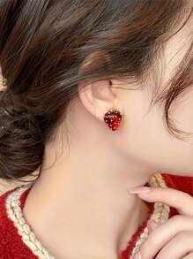 1 Pair Retro Cute Strawberry Design Earrings, Suitable For Women, Daily Wear Or Gift