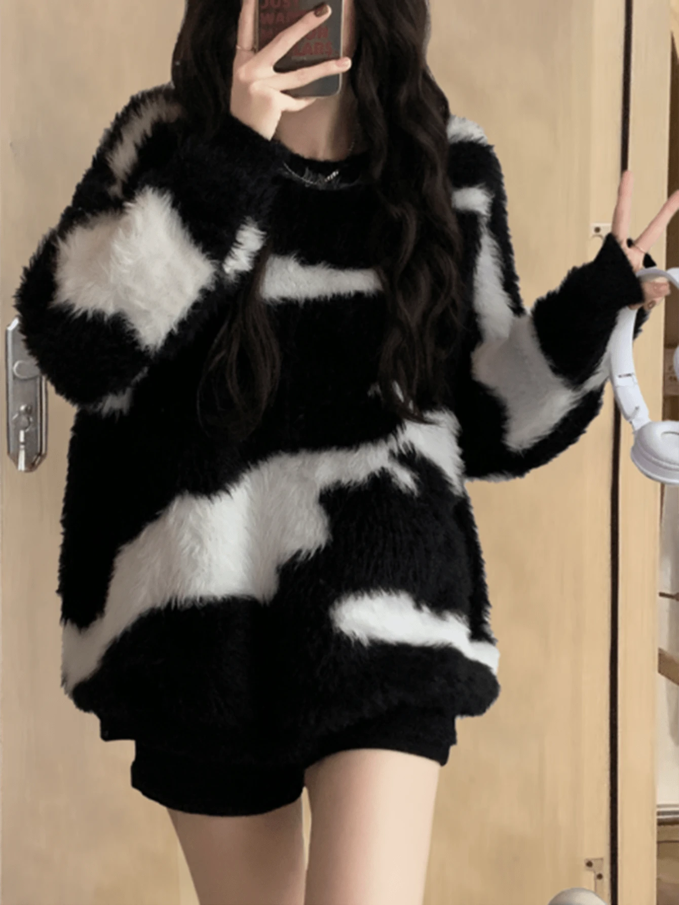 Random Pattern Drop Shoulder Oversized Fluffy Knit Sweater,Long Sleeve Tops - Black and White - View 1