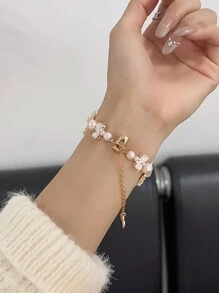1pc Luxury Shiny Faux Pearl Pink Butterfly Metal Watch Bracelet Compatible With Apple Watch Band Series 11 10 9 8 7 6 5 4 3 2 1 38mm 40mm 41mm 42mm 44mm 45mm 46mm 49mm Ultra 1/2/3 SE Wristband Replacement For Strap,Best Gift For Birthday,Valentine's Day,Mother's Day To Girlfriend,Mother(Only Watch Band)