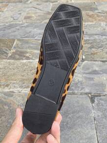 女士金属链装饰方头平底乐福鞋，秋季优雅豹纹一脚蹬休闲鞋，随机图案设计 - 棕豹紋 - 查看 6