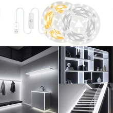 Striscia luminosa a LED con pulsante monocromatico da 5V, luce bianca calda 3000K / luce bianca fredda 6000K opzionale, interfaccia USB per un facile collegamento all'alimentazione, lampadine uniformemente luminose, colori brillanti, adatta per camere da letto, retroilluminazione TV, basi per vino, armadi e altre decorazioni di illuminazione.