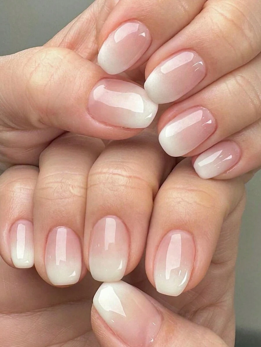 24 件法式短方形粉色白色渐变假指甲美甲套装可拆卸全覆盖持久耐用包括 1 片粘性标签和 1 个迷你锉刀非常适合日常佩戴按压指甲美甲用品指甲 - 彩色 - 查看 1