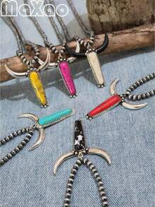 Un collier pendentif tête de taureau vintage en turquoise artificielle multicolore pour femmes, un cadeau d'anniversaire de vacances. Plus de bijoux de style vintage dans la boutique.