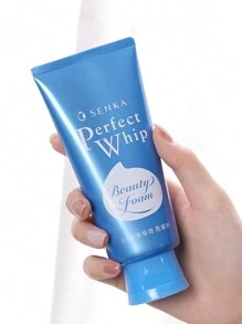 Senka Perfect Whip 美容泡沫洁面乳 120g / 这是一款日本洁面泡沫，可形成超丰富的泡沫，泡沫细腻，为您带来完美的清洁体验，而不会让您的皮肤干燥。
