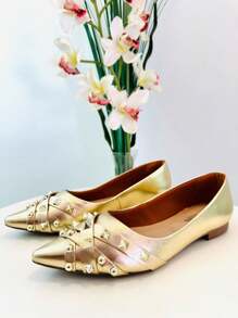 Metallic Pointed Toe Pumps With Spikes Straps - 金色 - 查看 3