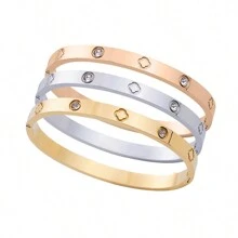 1-Piece Titanium Steel Bracelet, Mirror Polished, Vacuum Coated, Anti-Fading, Featuring A Four-Leaf Clover And Rhinestone, Fashionable Classic Design, Ideal For Daily Wear