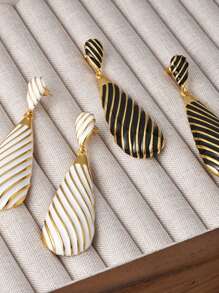 1 Cặp Hoa tai vòng tròn bằng đồng màu vàng hình giọt nước họa tiết sọc ngựa vằn đen trắng phong cách Retro - phong cách 1 - Xem 1