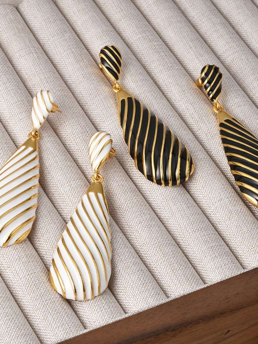 1 Cặp Hoa tai vòng tròn bằng đồng màu vàng hình giọt nước họa tiết sọc ngựa vằn đen trắng phong cách Retro - phong cách 1 - Xem 1