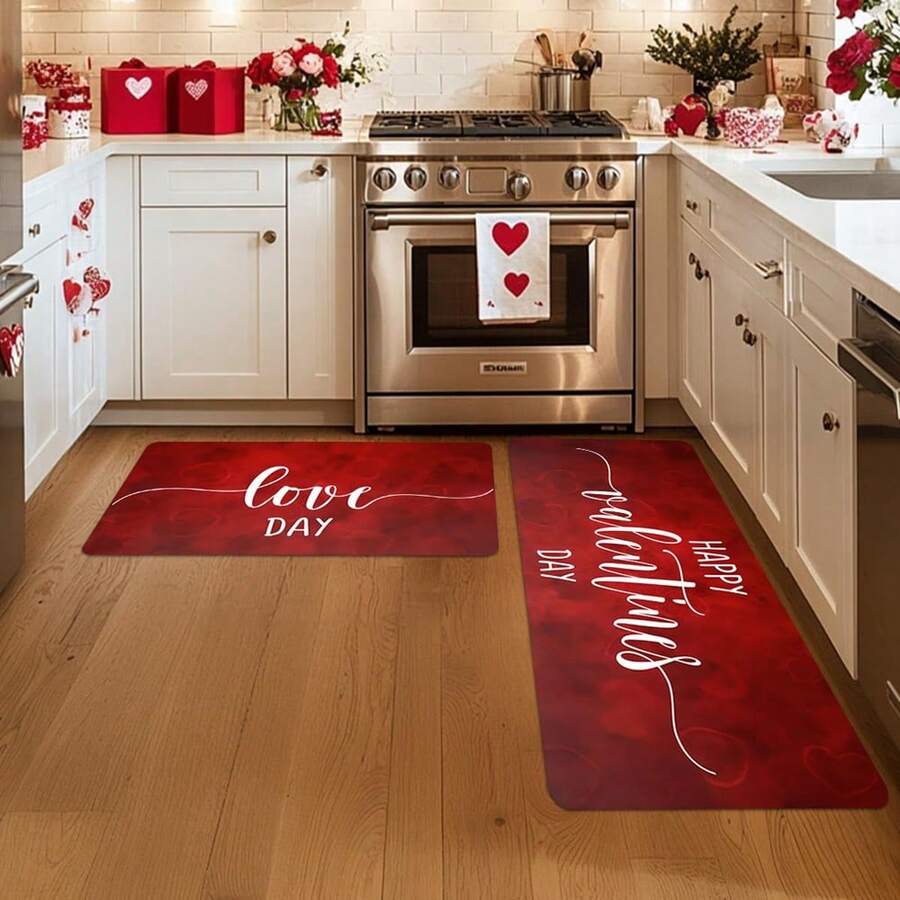 [Flannel + 1cm Thick Sponge Material] 1/2pcs Valentine's Day Themed Flannel Carpet, Soft And Comfortable Cushions, Black Heart-Shaped Strip Printed Decorative Carpet, Suitable For Living Rooms, Bedrooms, Kitchens - 17.7*29.5inch, 17.7*47.2inch