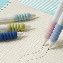 2 支随机混合海绵握把圆珠笔，现代简约设计，多种颜色可满足您的需求。适合日常使用和更换 - 彩色 - 查看 4