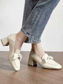 女士新款粗跟乐福鞋，大蝴蝶结，乳白色高跟鞋