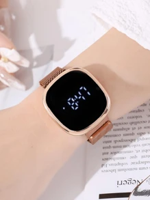 1 pièce Montre numérique électronique à affichage carré argenté magnétique/ Montre cadeau BFF Bracelet milanais à boucle magnétique Montre de sport numérique