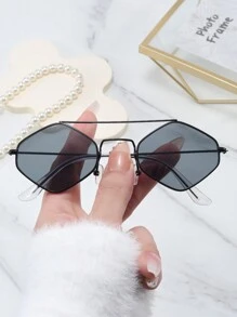 1pc Unisex Retro Rhombus Shape Colorful Metal Fashion Glasses, Suitable For Streetwear, Outdoor, Stage Performance, Party And Casual Occasions For Summer Beach Vacation, Outdoor, Travel