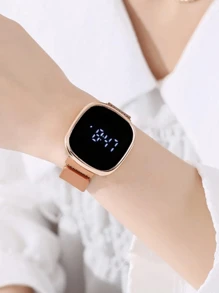 1 pièce Montre numérique électronique à affichage carré argenté magnétique/ Montre cadeau BFF Bracelet milanais à boucle magnétique Montre de sport numérique
