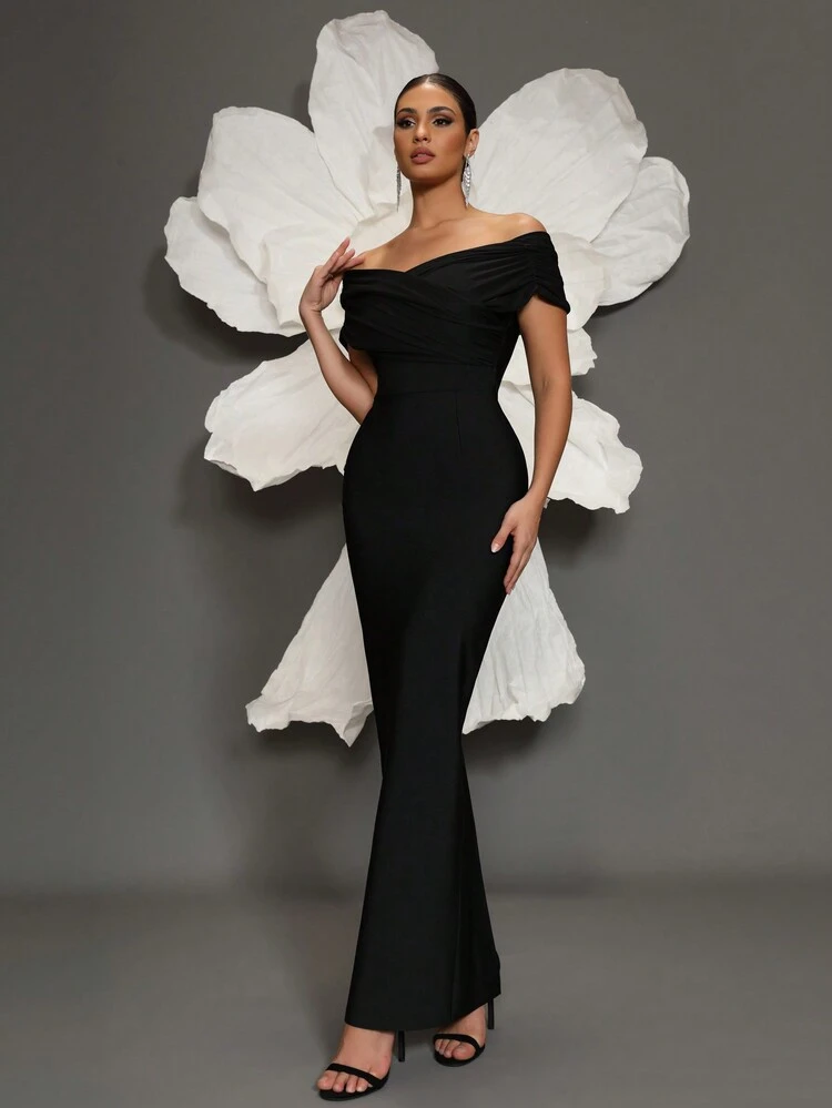 Vestido de punto ajustado con hombros descubiertos y vendaje, estilo europeo sexy, adecuado para reuniones familiares, fiestas, banquetes y bodas elegantes de primavera - Negro - Ver 3