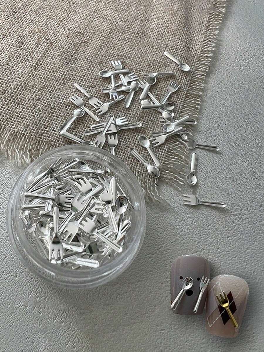 50 件餐具主题美甲用品、迷你金属叉子和勺子指甲装饰、个性化 DIY 指甲首饰配件