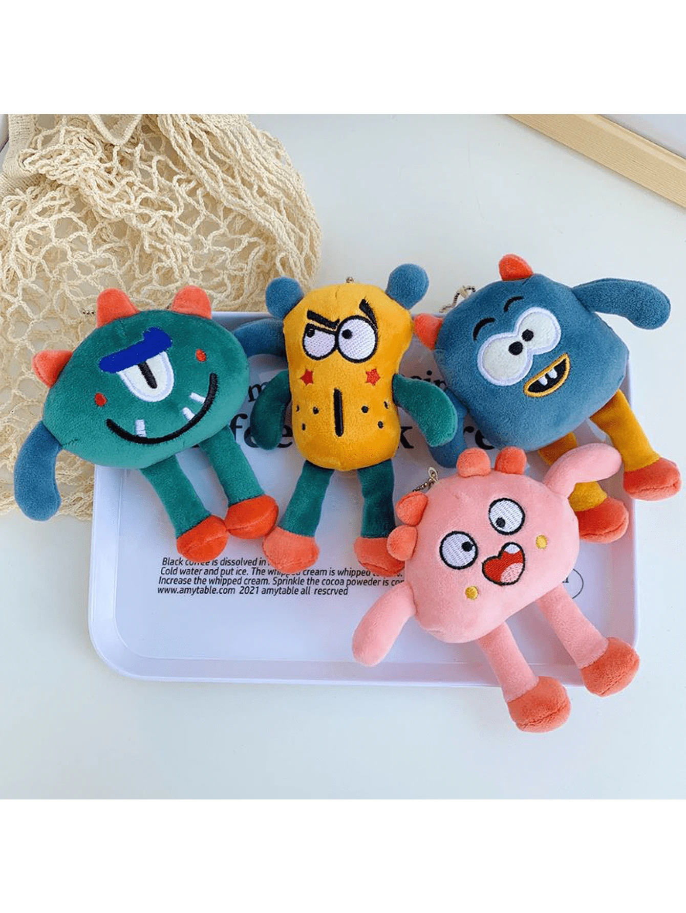 Mặt dây chuyền túi búp bê sang trọng Con quái vật nhỏ xấu xí nhưng dễ thương - Nhiều màu - Xem 1