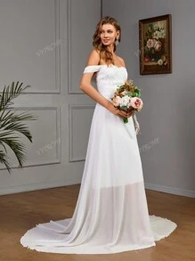 Vestido de Noiva Longo Simples e Liso com Ombros à Mostra e Painel de Tela